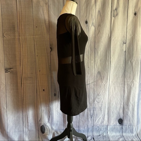 ✅4x Host Pick✅ H&M Divided Dress, Medium - Picture 2 of 9